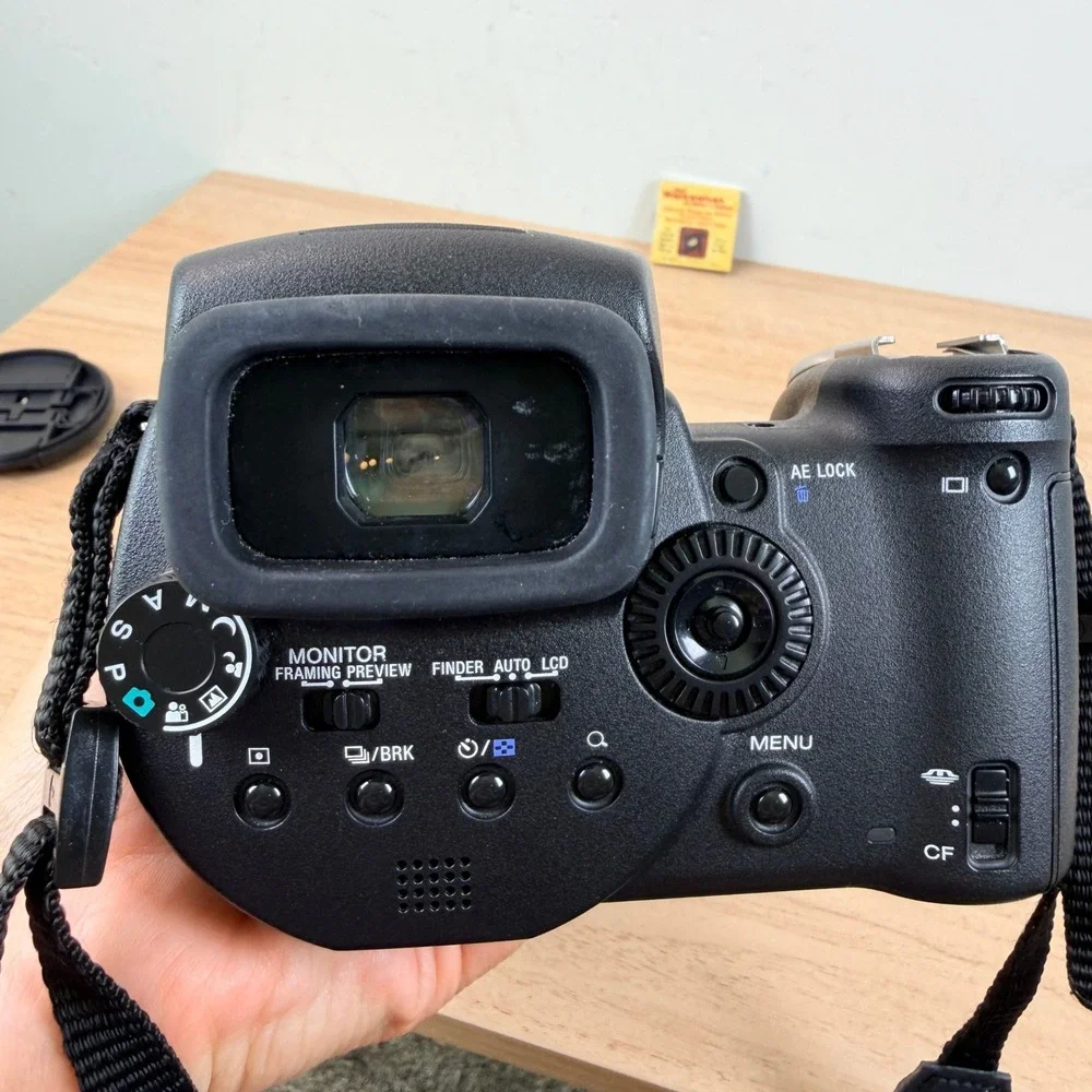 Sony Cyber-shot DSC-R1 10.3MP Bridge Camera w/ Carl Zeiss Vario-Sonnar 24-120mm